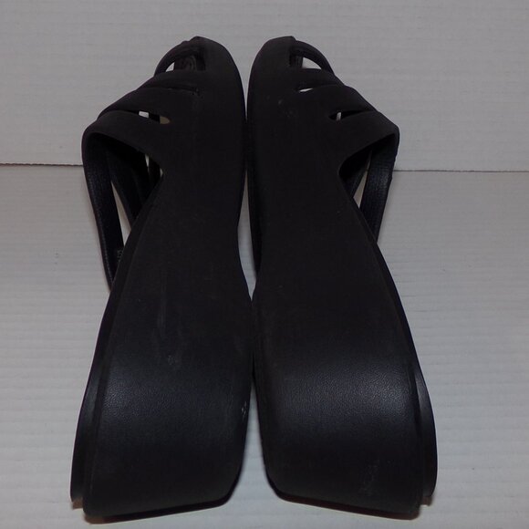 Women's Crocs Sandals Black Straps Size 9 - Picture 4 of 11